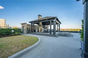 565 Peachtree Street NE, Atlanta, GA 30308 - Photo 32