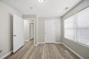 8201 Fairington Ridge Cir, Lithonia, GA 30038 - Photo 8