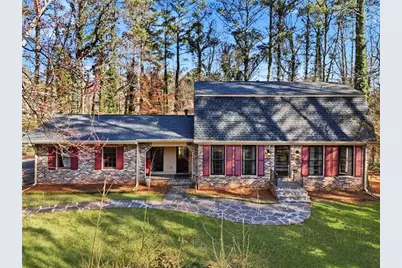 2037 Stoneleigh Drive, Stone Mountain, GA 30087 - Photo 2
