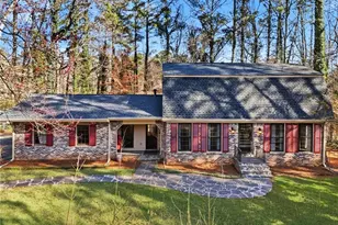 2037 Stoneleigh Dr, Stone Mountain, GA 30087 - Photo 2