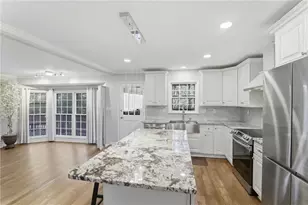 2037 Stoneleigh Dr, Stone Mountain, GA 30087 - Photo 10