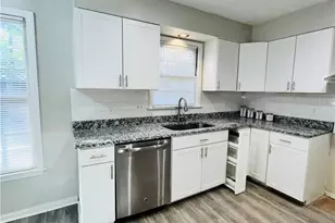 4977 Wynhurst Way, Stone Mountain, GA 30088 - Photo 16