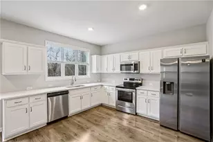 91 Richmond Dr, Lagrange, GA 30240 - Photo 2