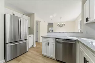 2263 Wellington Cir, Lithonia, GA 30058 - Photo 10