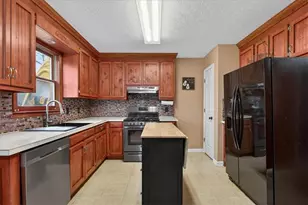 1029 Laurel Lake Dr, Ball Ground, GA 30107 - Photo 20