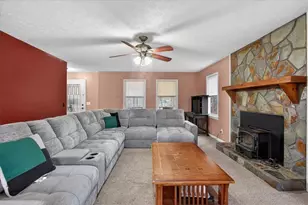 1029 Laurel Lake Dr, Ball Ground, GA 30107 - Photo 10