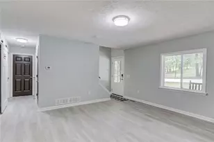 5345 Pilgrim Point Rd, Cumming, GA 30041 - Photo 10