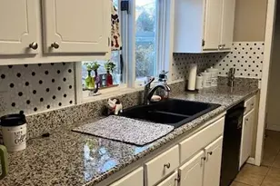 1405 Rainbow Cir, Griffin, GA 30224 - Photo 4