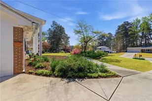 1924 Queens Way, Atlanta, GA 30341 - Photo 66