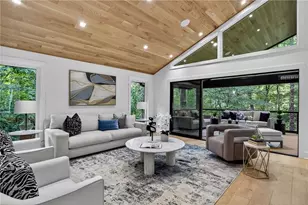 585 Amberidge Trail, Atlanta, GA 30328 - Photo 10