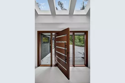 585 Amberidge Trail, Atlanta, GA 30328 - Photo 8