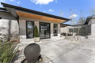 2746 Emerald Dr, Jonesboro, GA 30236 - Photo 4