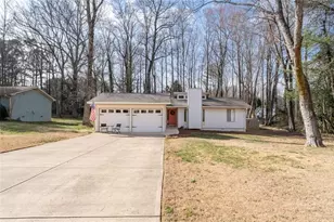 3241 Mountain Hollow Dr, Marietta, GA 30062 - Photo 2