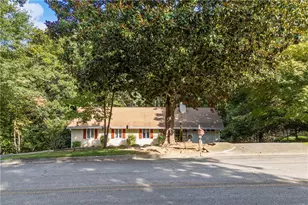 684 Honeysuckle Rd, Gainesville, GA 30501 - Photo 4