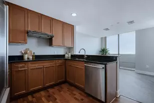 700 Park Regency Pl, Atlanta, GA 30326 - Photo 6