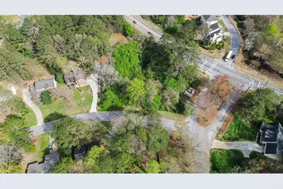 2020 S Hidden Hills Parkway, Stone Mountain, GA 30088 - Photo 2