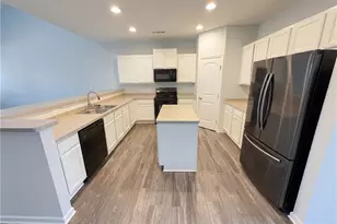 943 Liberty Bell Run, Hoschton, GA 30548 - Photo 2