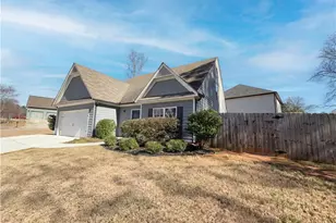 943 Liberty Bell Run, Hoschton, GA 30548 - Photo 10