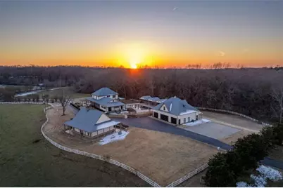 7527 Highway 326, Commerce, GA 30530 - Photo 1