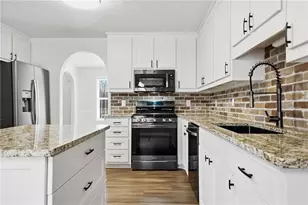 3180 Victoria Rdg Ct, Loganville, GA 30052 - Photo 10