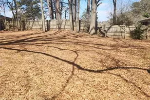 2513 Graywall St, East Point, GA 30344 - Photo 6