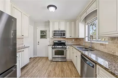 1050 Rays Road, Stone Mountain, GA 30083 - Photo 6