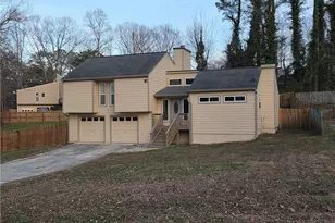 3288 Timber Bluff Dr NE, Marietta, GA 30062 - Photo 1