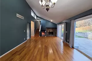 3288 Timber Bluff Dr NE, Marietta, GA 30062 - Photo 6