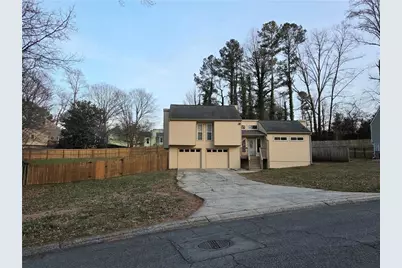 3288 Timber Bluff Drive NE, Marietta, GA 30062 - Photo 2