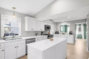 240 Park Bridge Ln, Roswell, GA 30075 - Photo 2