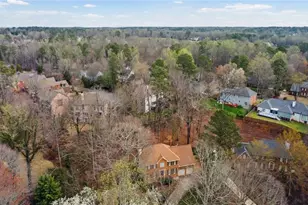 110 N Bluff, Alpharetta, GA 30004 - Photo 48