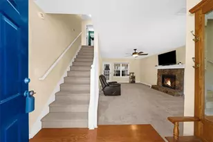 900 Willow Springs Ct, Loganville, GA 30052 - Photo 2