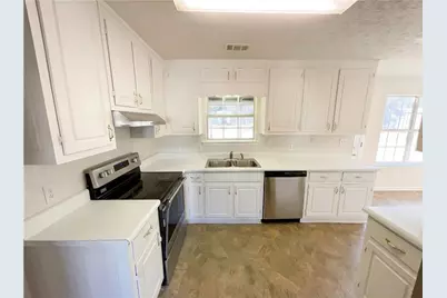 130 Berkshire Drive, Covington, GA 30016 - Photo 2