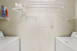 307 Granville Ct, Atlanta, GA 30328 - Photo 16