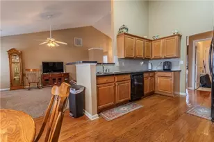 3385 Stoneleigh Run Dr, Buford, GA 30519 - Photo 8