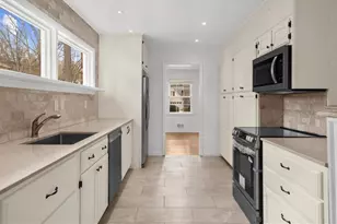 4890 High Point Rd, Sandy Springs, GA 30342 - Photo 12