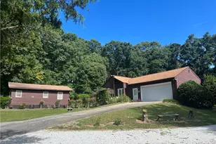 1535 Rogers Lake Rd, Lithonia, GA 30058 - Photo 10