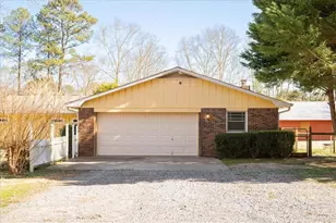 137 Meadow Wood Ln, Monroe, GA 30656 - Photo 4