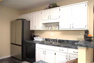 5718 Hidden Brook Cir, Atlanta, GA 30349 - Photo 4