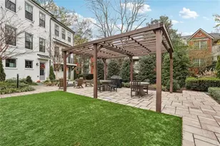 193 Chestnut Circle NE, Atlanta, GA 30342 - Photo 16