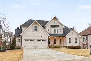 824 Low Falls Ct, Jefferson, GA 30549 - Photo 2