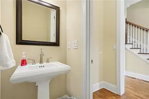 657 Lockton Pl, Atlanta, GA 30342 - Photo 10