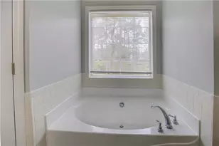 9528 Margaret Ln, Jonesboro, GA 30238 - Photo 12