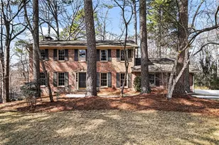 1758 W Nancy Creek Dr NE, Atlanta, GA 30341 - Photo 2