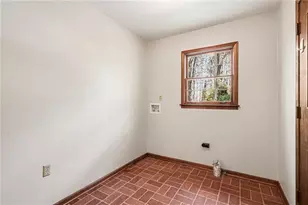 1758 W Nancy Creek Dr NE, Atlanta, GA 30341 - Photo 14