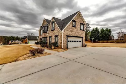 2860 Weatherstone Circle SE, Conyers, GA 30094 - Photo 2