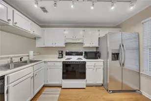 330 Teal Ct, Roswell, GA 30076 - Photo 4