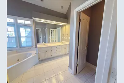 1554 Laurel Ridge Drive, Lawrenceville, GA 30043 - Photo 12