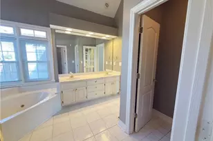 1554 Laurel Ridge Dr, Lawrenceville, GA 30043 - Photo 12