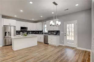 567 M L King Jr Dr, Jefferson, GA 30549 - Photo 6